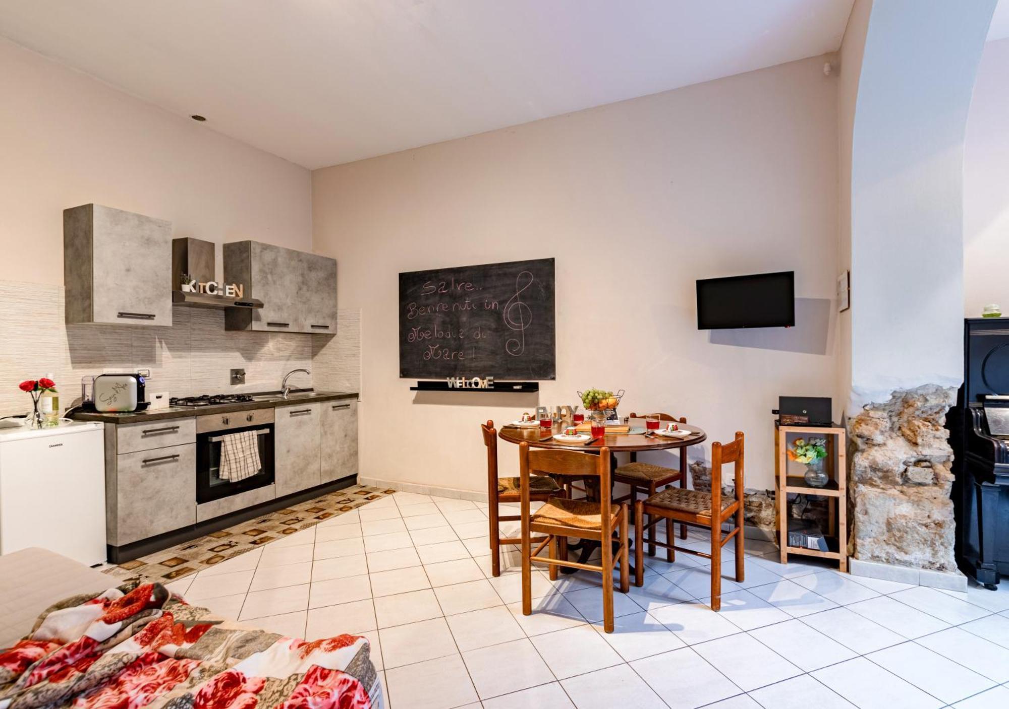 Melodia Di Mare, Teatro & Centro, Armonia E Relax Apartment Livorno Ngoại thất bức ảnh
